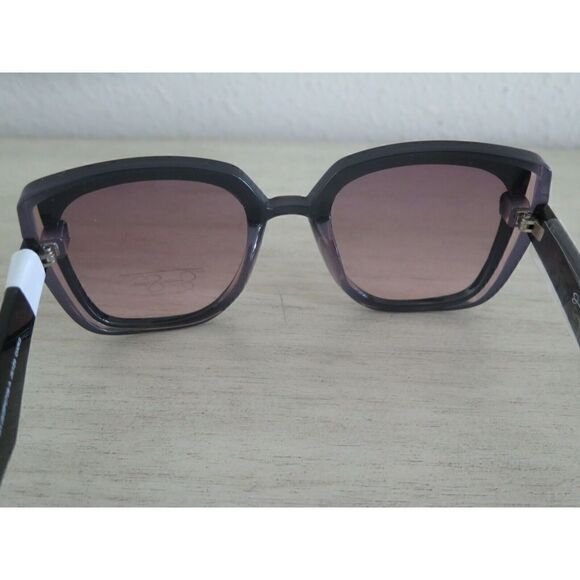 Jessica Simpson J6129 OXRS Women\'s Oversized Black/Pink Sunglasses main image 4
